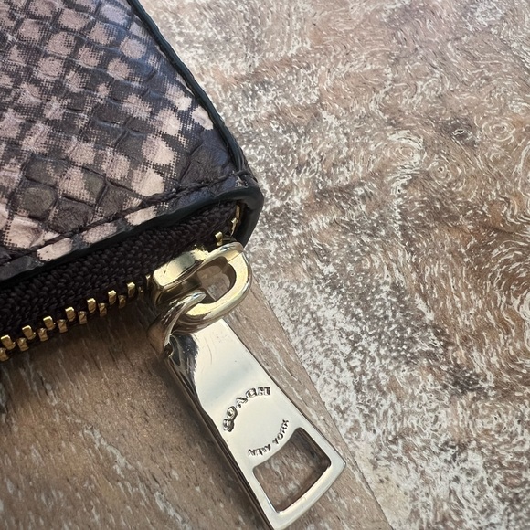 Coach Zip Wallet Python Embossed - Picture 3 of 10